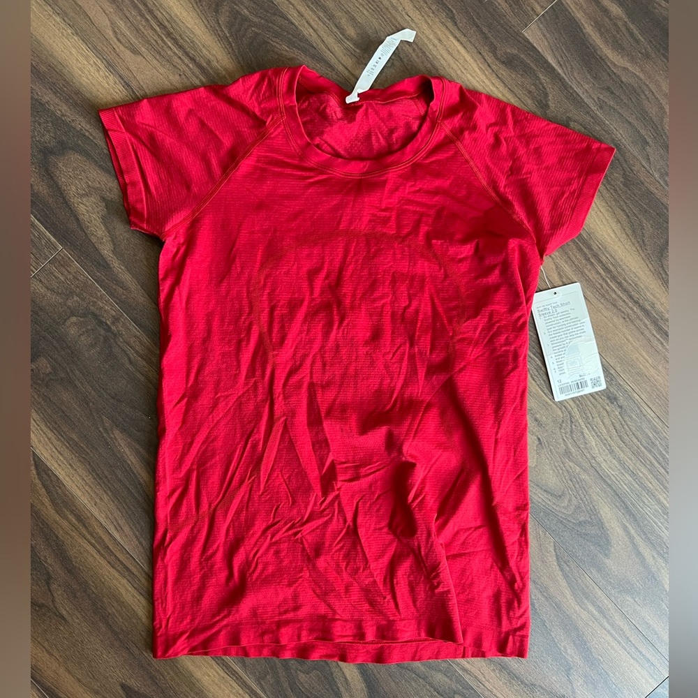 Lululemon Swiftly Tech Short Sleeve 2.0 Size 12 Color Dark Red